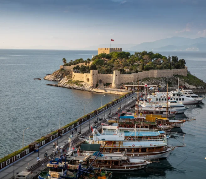 the-road-goes-to-pigeon-island-in-kusadasi-kusada-2026-01-09-11-52-08-utc