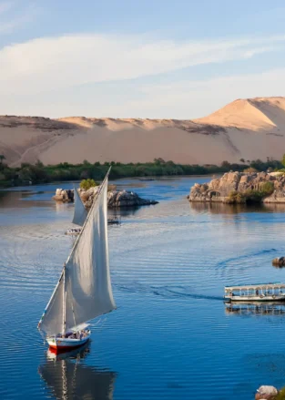 high-angle-view-of-sailboats-on-a-river-sand-hill-2026-03-25-06-11-03-utc